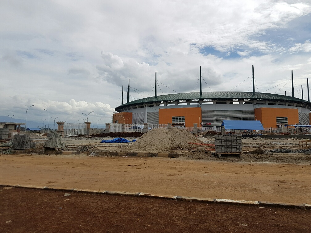 Sehari Jelang Final, Stadion Pakansari Masih Berantakan